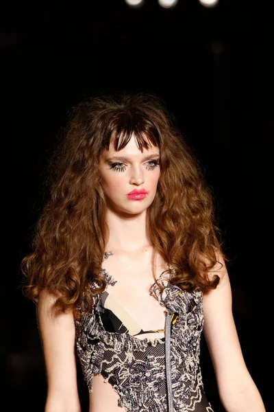 Look 77